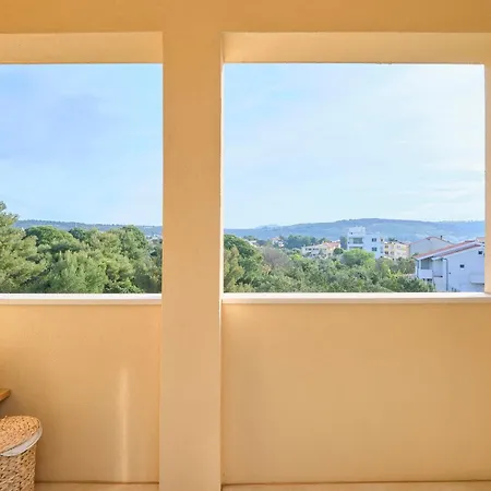 Linda Vista אוקרוג גורניי